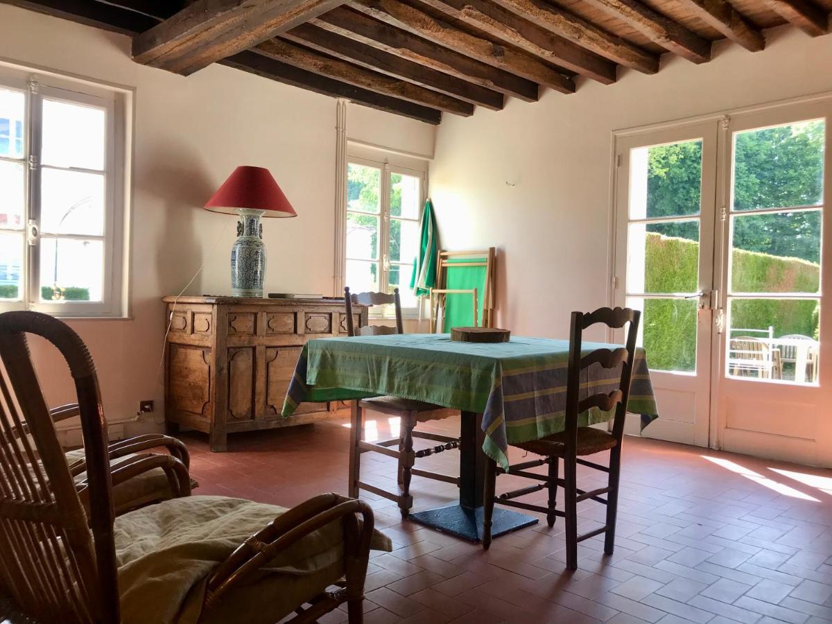 Gite De Mauxe Acquigny Экстерьер фото